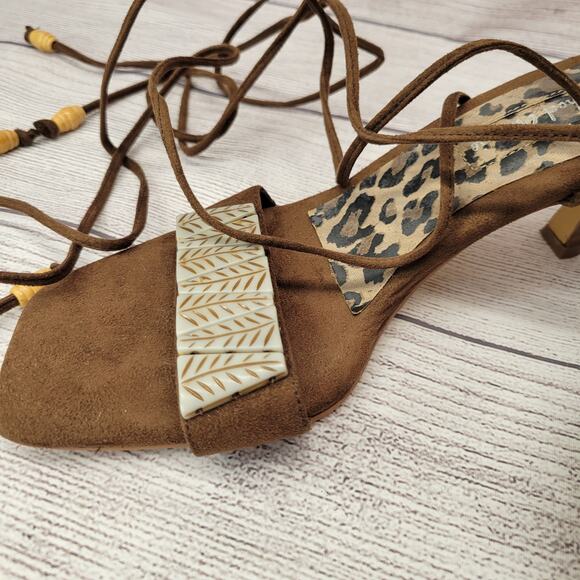 Michael Antonio Brown Suede Sandals w/ Ankle Wrap Tie Straps, 8.5 - Picture 3 of 10